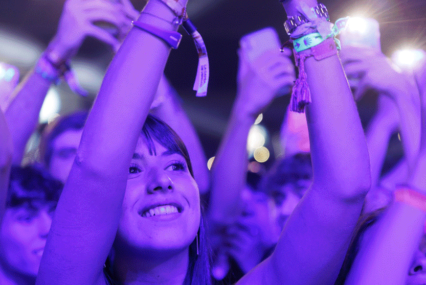 Gente disfrutando de los eventos del Navarra Arena