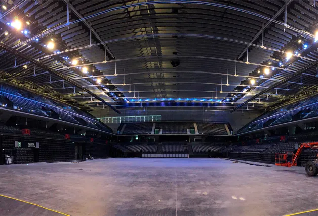 Pista central preparada para el Cirque du Soleil
