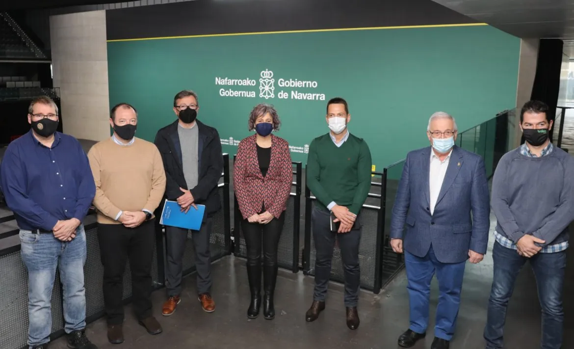 I-D: Javier Conde (FNPV), Borja Osés (LEPM), Inaxio Errandonea (ASPE), Rebeca Esnaola (Consejera), Rámon Urdiain (NICDO), Miguel Pozueta (IND) y Unai Iglesias (Baiko).