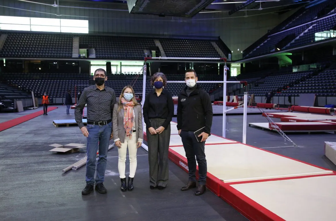 Josu Ros, Diana Plaza, Rebeca Esnaola y Moncho Urdiáin en la pista principal de Navarra Arena. Foto: María Jiménez