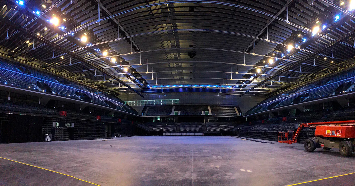 Pista central preparada para el Cirque du Soleil