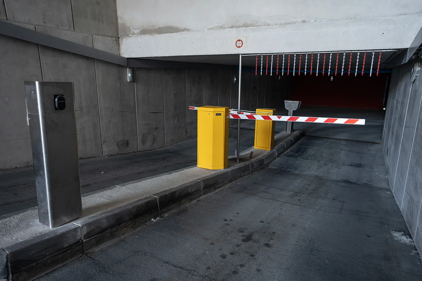 Parking. Acceso exterior.